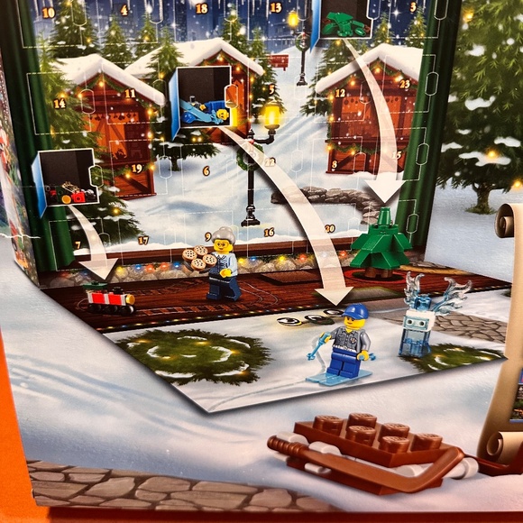 Lego City Adventure Calendar - Picture 6 of 13